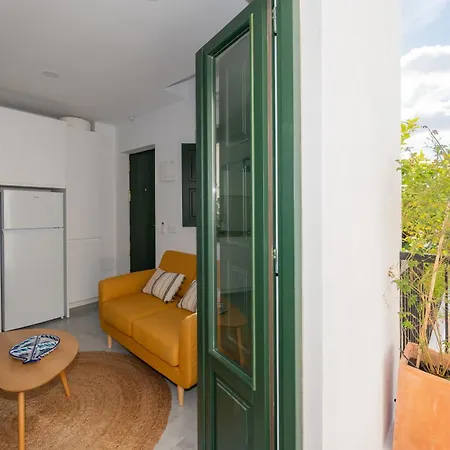 Lovely House In Peaceful Courtyard Apartment *