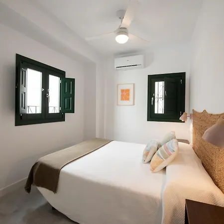 Lovely House In Peaceful Courtyard Apartment Benalmadena