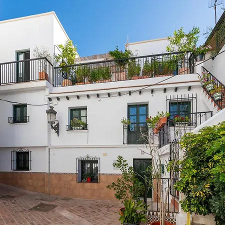 Apartment Lovely House In Peaceful Courtyard