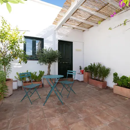 Lovely House In Peaceful Courtyard Benalmadena