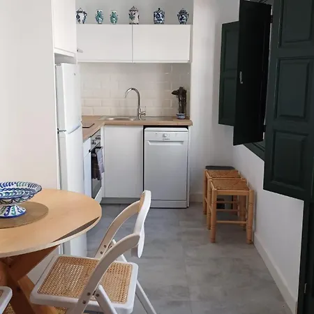 Lovely House In Peaceful Courtyard Benalmadena