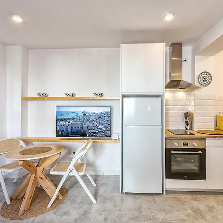 Lovely House In Peaceful Courtyard Apartment *