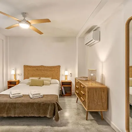 Lovely House In Peaceful Courtyard Apartment
